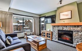 Scenic Mountain With Outdoor Hot Tub 1 Bedroom Den